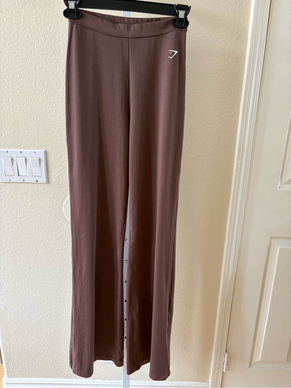 NWOT - GymShark Everyday Flared Leggings in Soft Brown - Size S